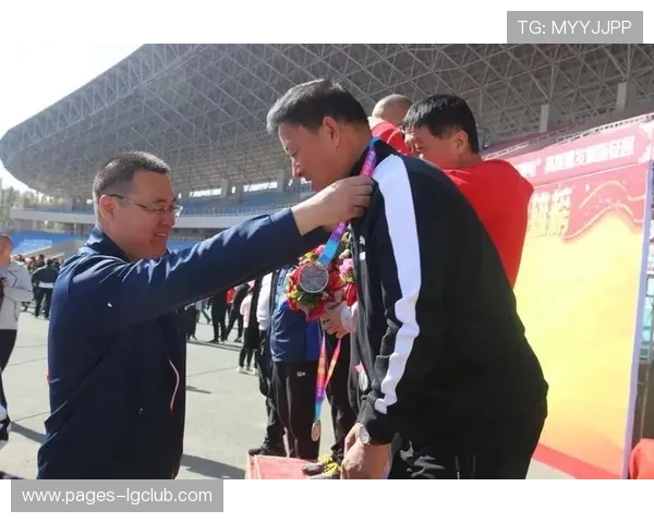 眉山足球频道直播精彩不断聚焦赛场激情见证绿茵荣耀时刻