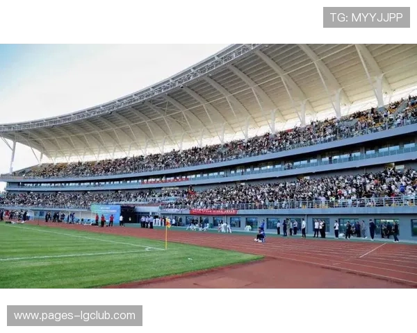 阿拉善足球比赛场地全面介绍及周边设施推荐